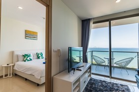 The Riviera Wongamat by Pattaya Holiday