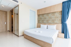 The Riviera Wongamat by Pattaya Holiday
