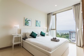 The Riviera Wongamat by Pattaya Holiday