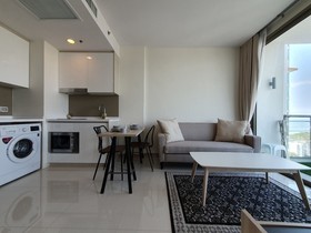 The Riviera Wongamat by Pattaya Holiday