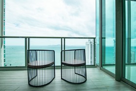 The Riviera Wongamat by Pattaya Holiday