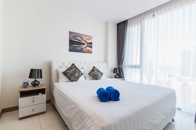 The Riviera Wongamat by Pattaya Holiday