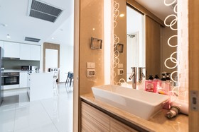 The Riviera Wongamat by Pattaya Holiday