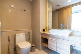 The Riviera Wongamat by Pattaya Holiday