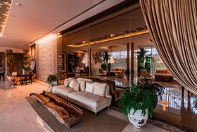The Riviera Wongamat by Pattaya Holiday
