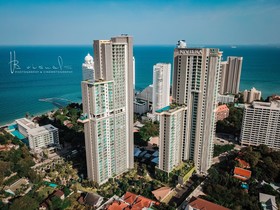 The Riviera Wongamat by Pattaya Holiday