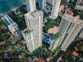The Riviera Wongamat by Pattaya Holiday