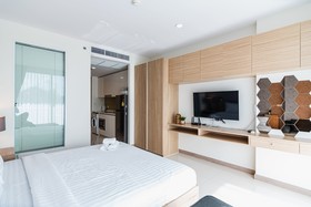 The Riviera Wongamat by Pattaya Holiday