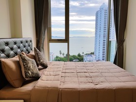 The Riviera Wongamat by Pattaya Holiday