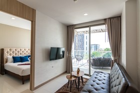 The Riviera Wongamat by Pattaya Holiday