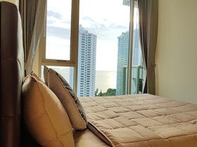 The Riviera Wongamat by Pattaya Holiday