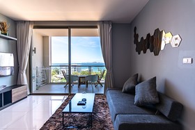 The Riviera Wongamat by Pattaya Holiday
