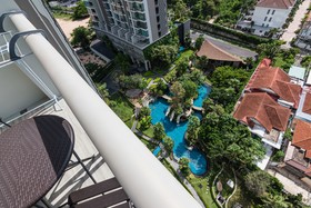 The Riviera Wongamat by Pattaya Holiday