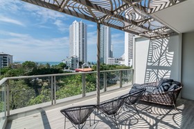 The Riviera Wongamat by Pattaya Holiday