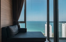 The Riviera Wongamat by Pattaya Holiday