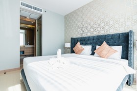 The Riviera Wongamat by Pattaya Holiday