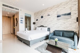 The Riviera Wongamat by Pattaya Holiday