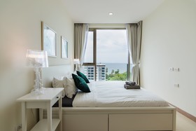 The Riviera Wongamat by Pattaya Holiday