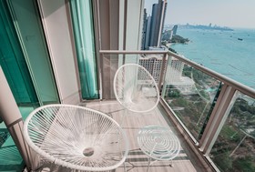 The Riviera Wongamat by Pattaya Holiday