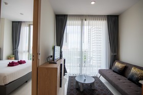 The Riviera Wongamat by Pattaya Holiday