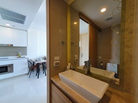 The Riviera Wongamat by Pattaya Holiday