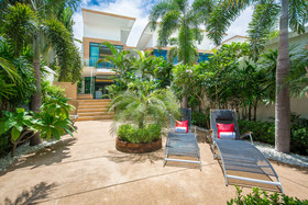 Paradise Pool Villa Pattaya in Tropicana Village