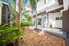 Paradise Pool Villa Pattaya in Tropicana Village