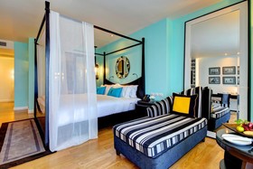Wave Hotel