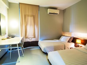 S2 Hotel
