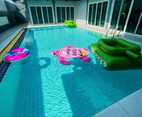 Level Tri Pool Villa Sattahip