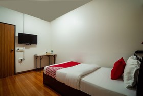 PK Residence by OYO Rooms