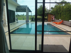 Sattahip Pool Villa