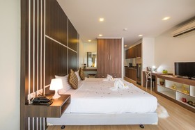Golden Manora Hotel