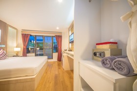 Ao Chalong Villa Resort & Spa