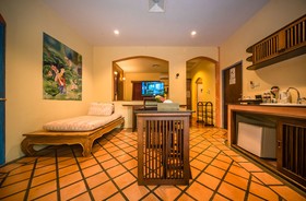 Ao Chalong Villa Resort & Spa