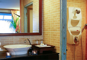 Ao Chalong Villa Resort & Spa