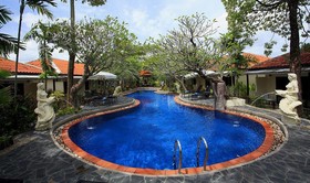 Tuana Hotels Brook Pool Access