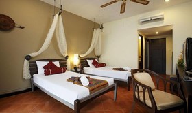 Tuana Hotels Brook Pool Access