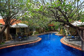 Tuana Hotels Brook Pool Access
