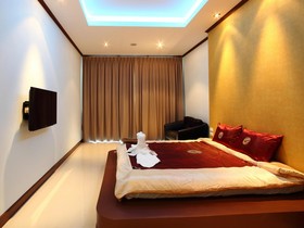Chalong Seaview Resort