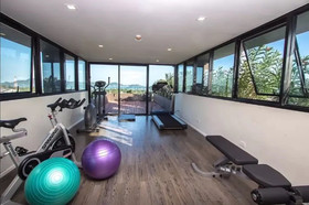 Dlux Condominium