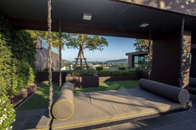 Dlux Condominium