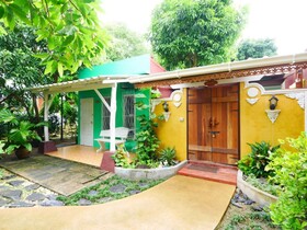 Forest Bungalows and Mama's Restaurant