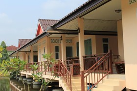 Leaf House