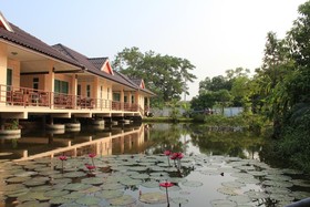 Leaf House