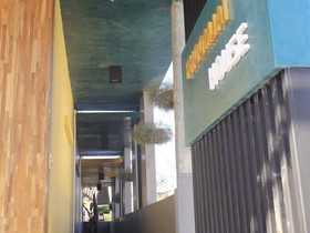 Phoomjai House