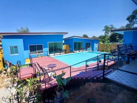Rad Hut Pool Villa