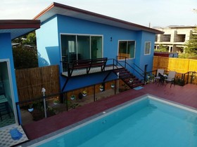 Rad Hut Pool Villa