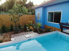 Rad Hut Pool Villa