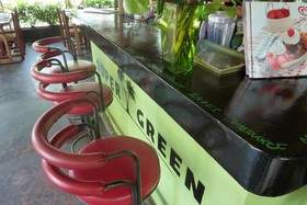 Super Green Hotel